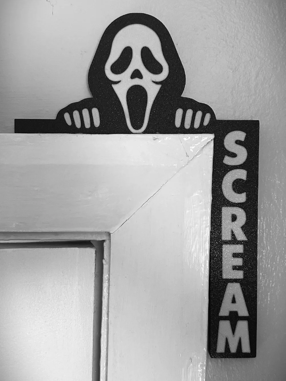 Scream Door corner decor Sign in Black and White